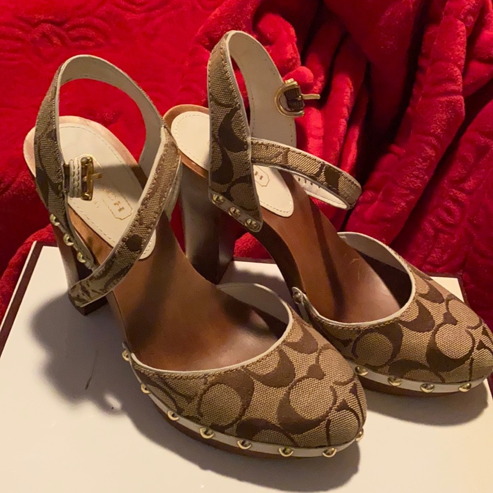 Coach Sandals like new